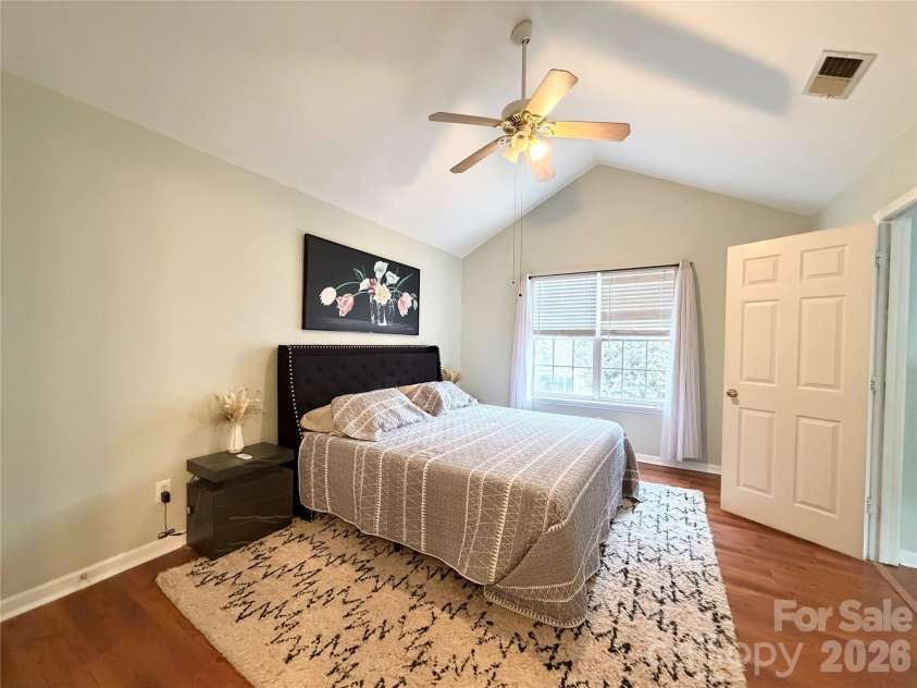 10206 University Park Lane, Charlotte, NC 28213.  MLS# CAR4379615, YatesRealty ID 20666. 