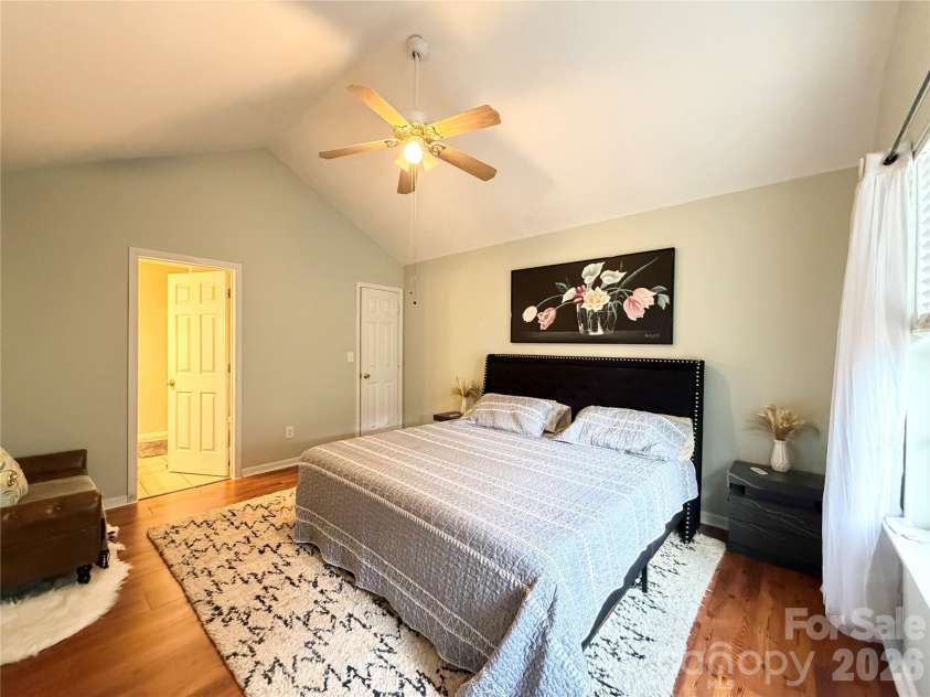 10206 University Park Lane, Charlotte, NC 28213.  MLS# CAR4379615, YatesRealty ID 20666. 