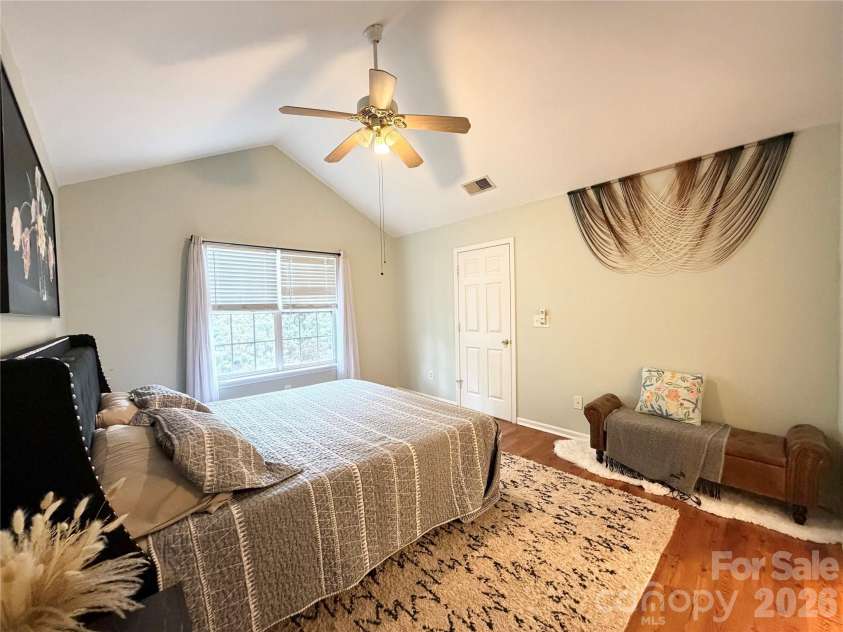 10206 University Park Lane, Charlotte, NC 28213.  MLS# CAR4379615, YatesRealty ID 20666. 