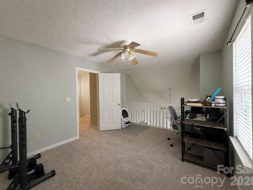 10206 University Park Lane, Charlotte, NC 28213.  MLS# CAR4379615, YatesRealty ID 20666. 