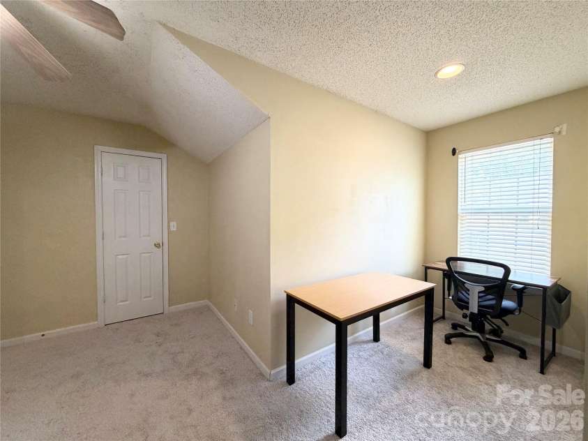 10206 University Park Lane, Charlotte, NC 28213.  MLS# CAR4379615, YatesRealty ID 20666. 