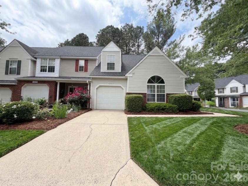 10206 University Park Lane, Charlotte, NC 28213.  MLS# CAR4379615, YatesRealty ID 20666. AI enhanced