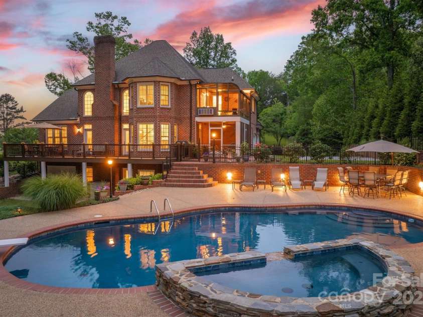 3113 Stoney Brook Drive, Lenoir, NC 28645.  MLS# CAR4262959, YatesRealty ID 20668. 