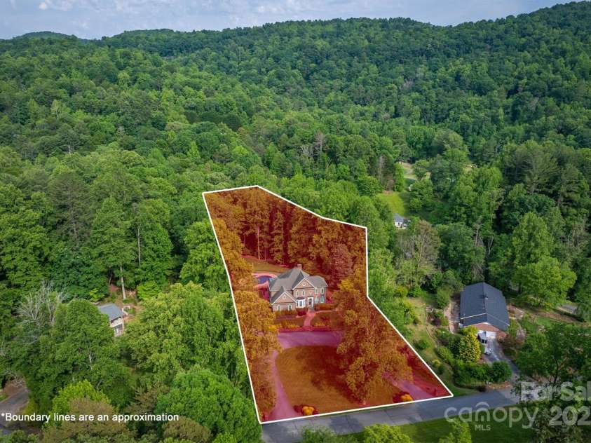 3113 Stoney Brook Drive, Lenoir, NC 28645.  MLS# CAR4262959, YatesRealty ID 20668. 