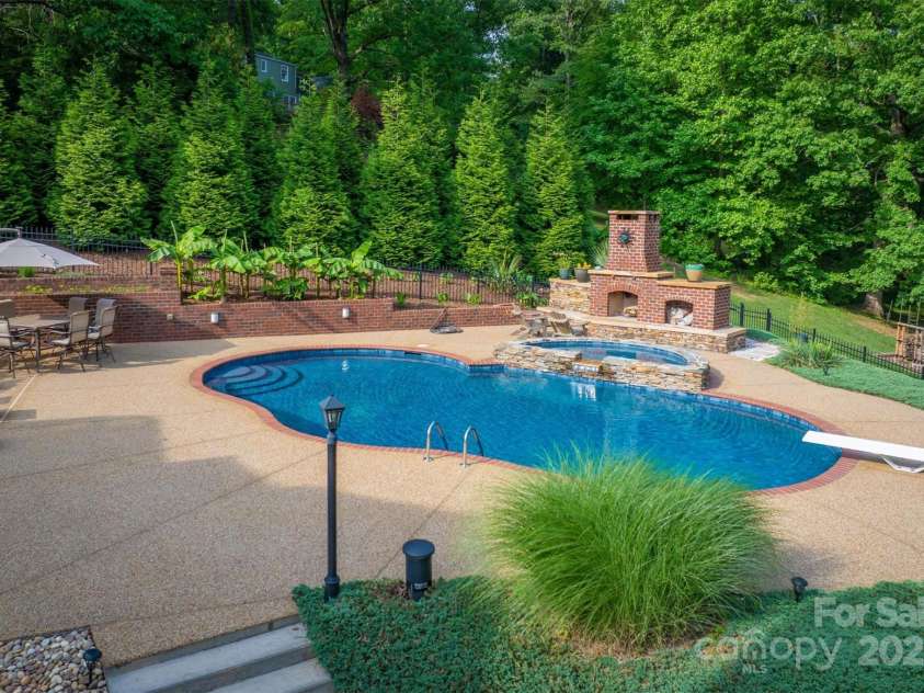 3113 Stoney Brook Drive, Lenoir, NC 28645.  MLS# CAR4262959, YatesRealty ID 20668. 