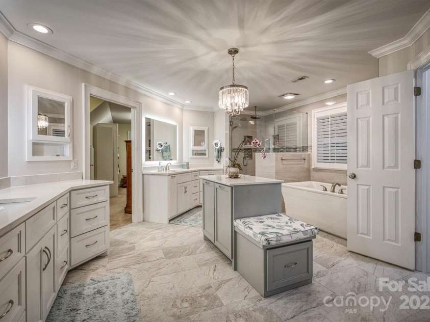 3113 Stoney Brook Drive, Lenoir, NC 28645.  MLS# CAR4262959, YatesRealty ID 20668. 