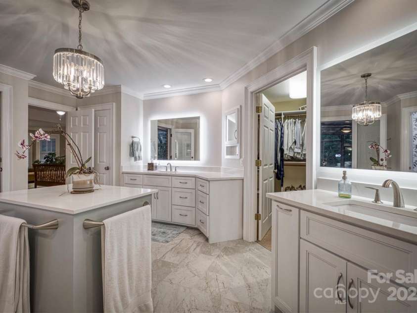 3113 Stoney Brook Drive, Lenoir, NC 28645.  MLS# CAR4262959, YatesRealty ID 20668. 