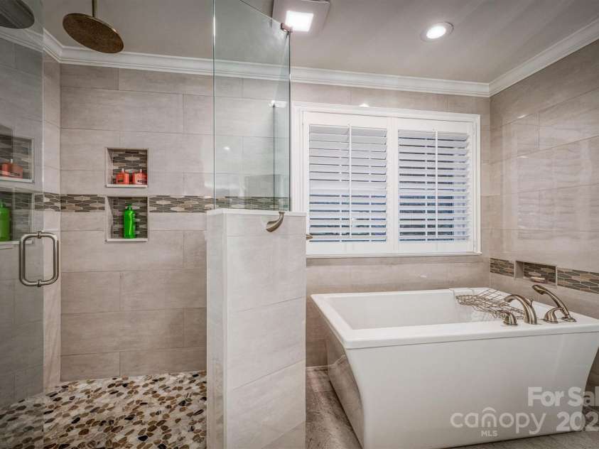 3113 Stoney Brook Drive, Lenoir, NC 28645.  MLS# CAR4262959, YatesRealty ID 20668. 