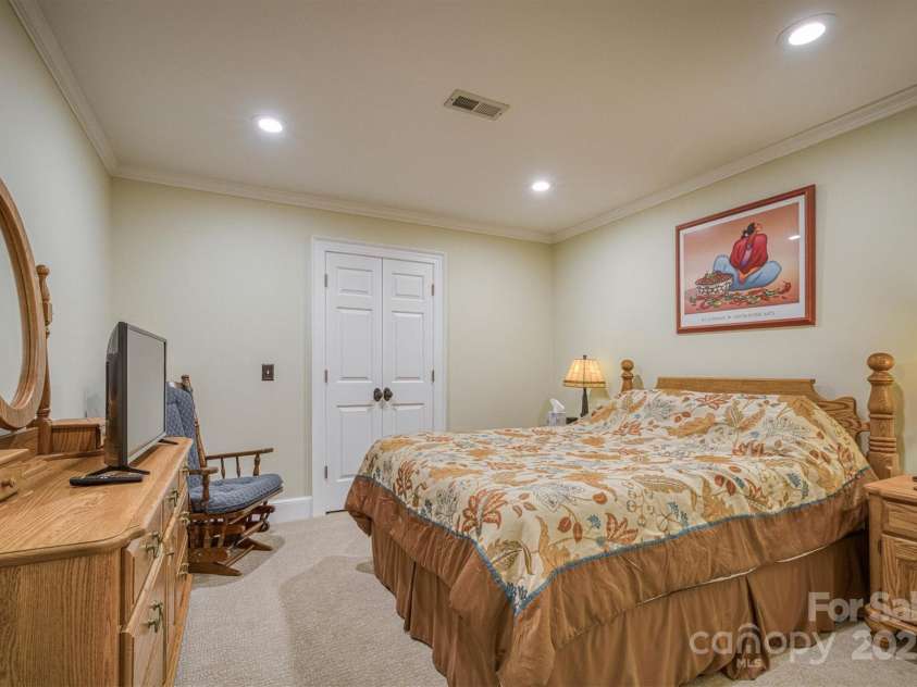 3113 Stoney Brook Drive, Lenoir, NC 28645.  MLS# CAR4262959, YatesRealty ID 20668. 