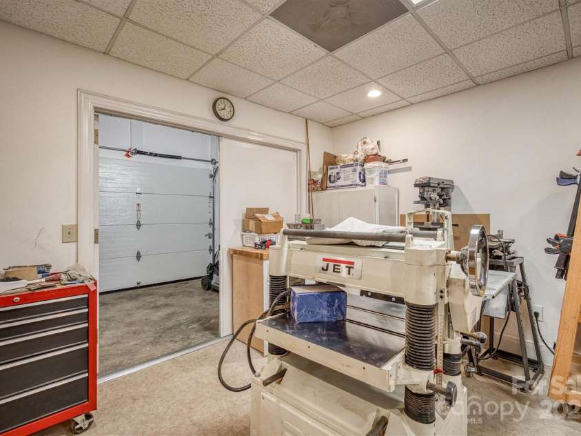 3113 Stoney Brook Drive, Lenoir, NC 28645.  MLS# CAR4262959, YatesRealty ID 20668. 