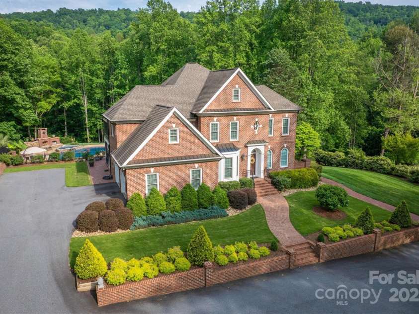 3113 Stoney Brook Drive, Lenoir, NC 28645.  MLS# CAR4262959, YatesRealty ID 20668. 