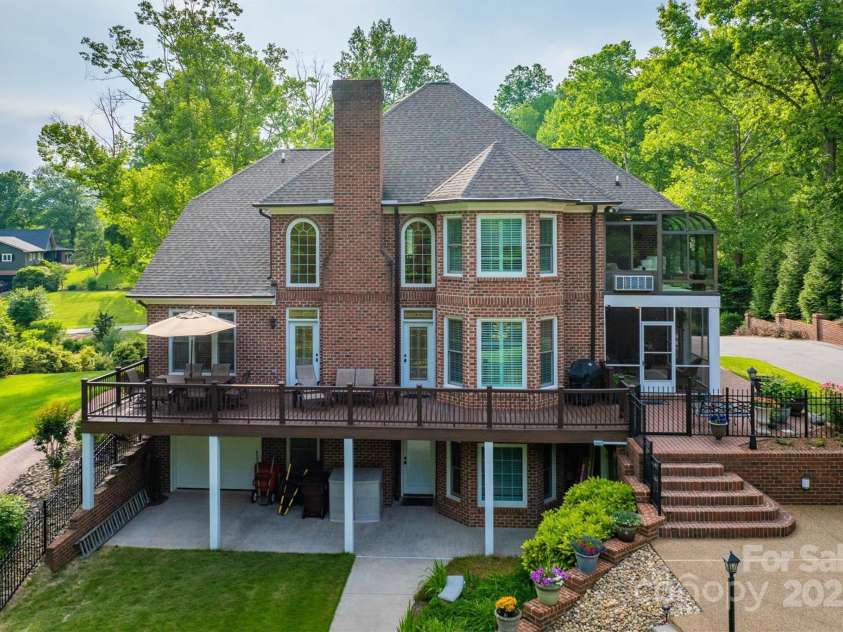 3113 Stoney Brook Drive, Lenoir, NC 28645.  MLS# CAR4262959, YatesRealty ID 20668. 