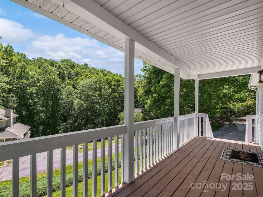 181 Junaluska Oaks Drive, Waynesville, NC 28786.  MLS# CAR4264212, YatesRealty ID 20669. 