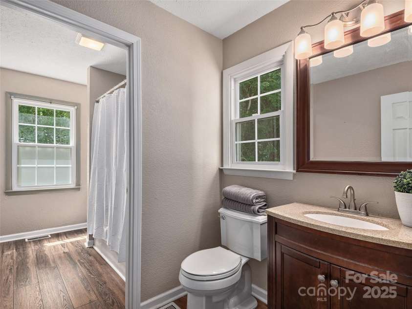 181 Junaluska Oaks Drive, Waynesville, NC 28786.  MLS# CAR4264212, YatesRealty ID 20669. 