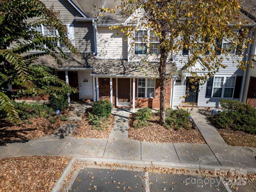 5213 Ficus Tree Lane, Charlotte, NC 28215.  MLS# CAR4318376, YatesRealty ID 2067. 