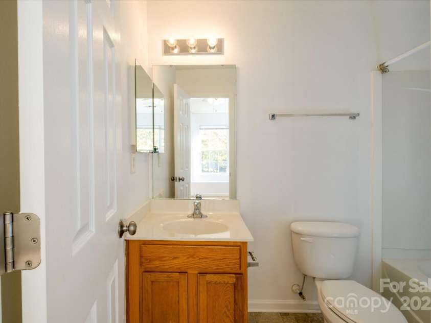 5213 Ficus Tree Lane, Charlotte, NC 28215.  MLS# CAR4318376, YatesRealty ID 2067. Bathroom