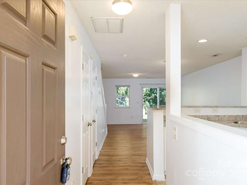 5213 Ficus Tree Lane, Charlotte, NC 28215.  MLS# CAR4318376, YatesRealty ID 2067. Entry