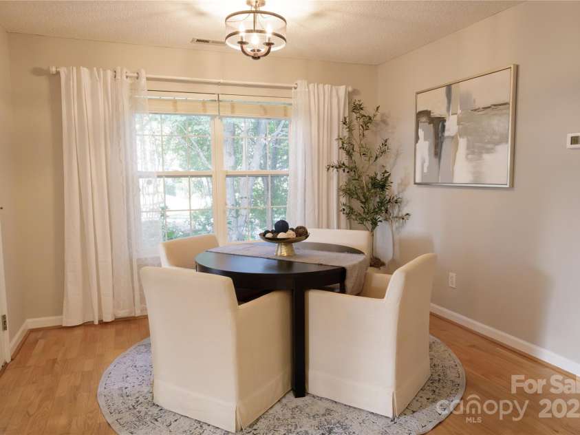 119 Ashwood Lane, Mooresville, NC 28117.  MLS# CAR4265345, YatesRealty ID 20670. Dining