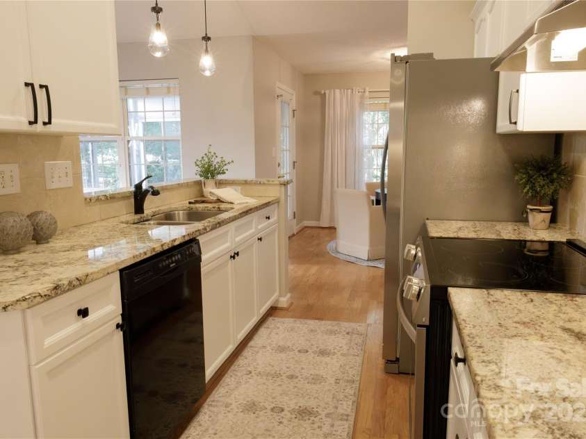 119 Ashwood Lane, Mooresville, NC 28117.  MLS# CAR4265345, YatesRealty ID 20670. Kitchen
