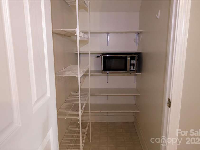 119 Ashwood Lane, Mooresville, NC 28117.  MLS# CAR4265345, YatesRealty ID 20670. Walk-in pantry