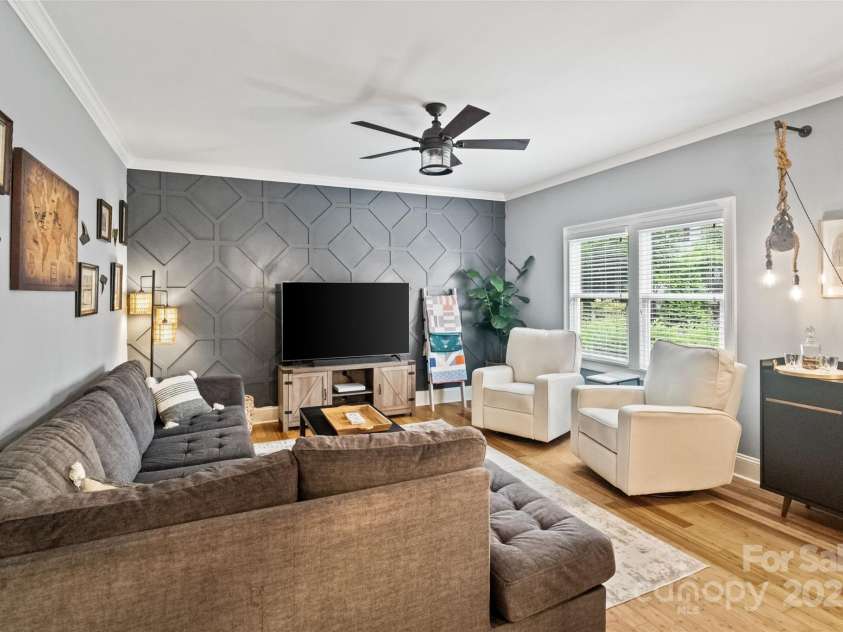 2217 Yadkin Avenue, Charlotte, NC 28205.  MLS# CAR4260988, YatesRealty ID 20672. 
