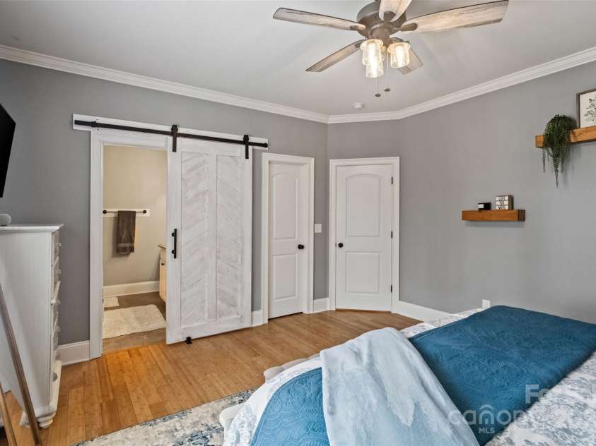 2217 Yadkin Avenue, Charlotte, NC 28205.  MLS# CAR4260988, YatesRealty ID 20672. 