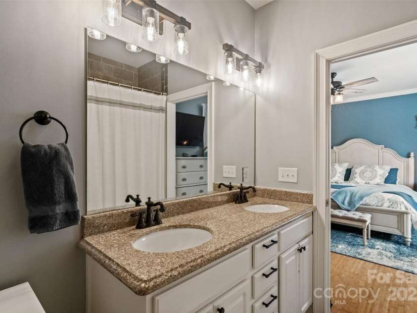 2217 Yadkin Avenue, Charlotte, NC 28205.  MLS# CAR4260988, YatesRealty ID 20672. 