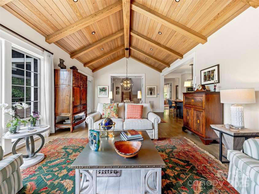 3 Bayonne Trail, Asheville, NC 28804.  MLS# CAR4262687, YatesRealty ID 20673. An Architectural delight