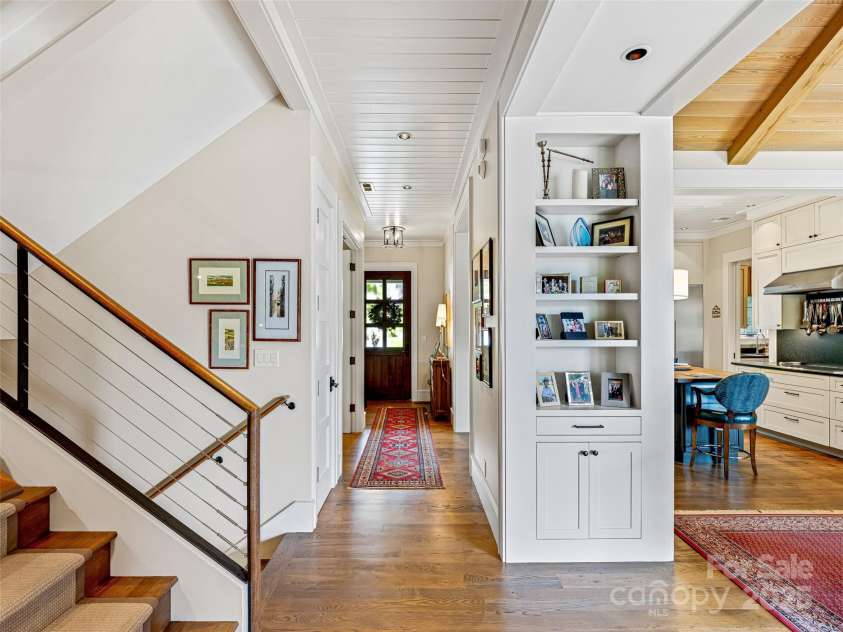 3 Bayonne Trail, Asheville, NC 28804.  MLS# CAR4262687, YatesRealty ID 20673. Ease of living and a 