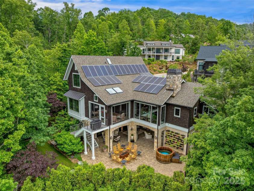 3 Bayonne Trail, Asheville, NC 28804.  MLS# CAR4262687, YatesRealty ID 20673. Jade Mountain Builders 