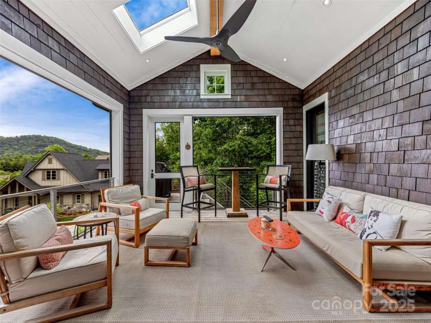 3 Bayonne Trail, Asheville, NC 28804.  MLS# CAR4262687, YatesRealty ID 20673. Refreshing, relaxing and connected to nature