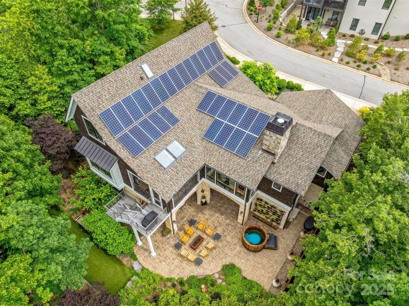 3 Bayonne Trail, Asheville, NC 28804.  MLS# CAR4262687, YatesRealty ID 20673. Solar Panels, Geothermal HVAC and a Franklin Power Wall 