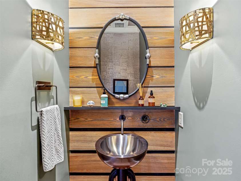 3 Bayonne Trail, Asheville, NC 28804.  MLS# CAR4262687, YatesRealty ID 20673. Very unique main level powder room