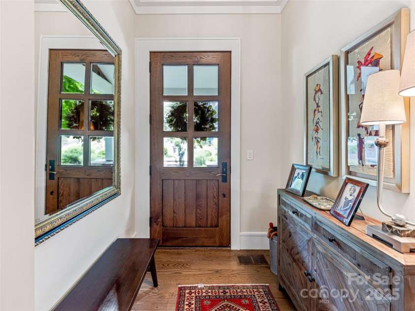 3 Bayonne Trail, Asheville, NC 28804.  MLS# CAR4262687, YatesRealty ID 20673. Welcoming entry foyer