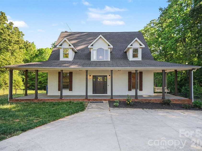 6285 Ridge Road, Clover, SC 29710.  MLS# CAR4373386, YatesRealty ID 20673. Front