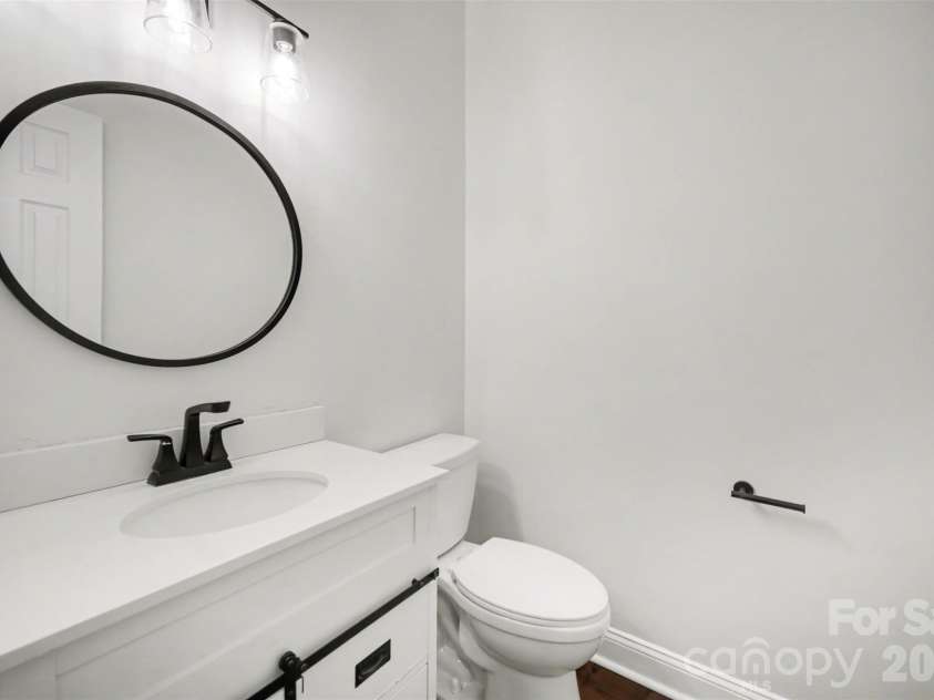 6285 Ridge Road, Clover, SC 29710.  MLS# CAR4373386, YatesRealty ID 20673. Half Bath on main level