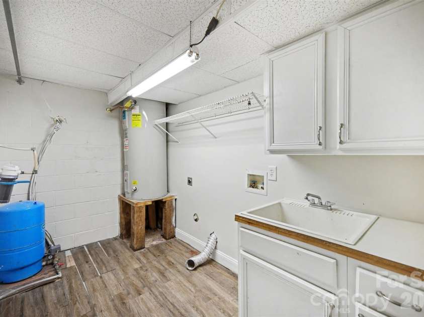 6285 Ridge Road, Clover, SC 29710.  MLS# CAR4373386, YatesRealty ID 20673. Laundry Room in Basement