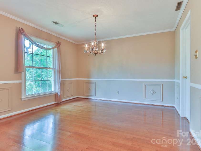 466 Shiloh Church Road, Hickory, NC 28601.  MLS# CAR4260582, YatesRealty ID 20674. 