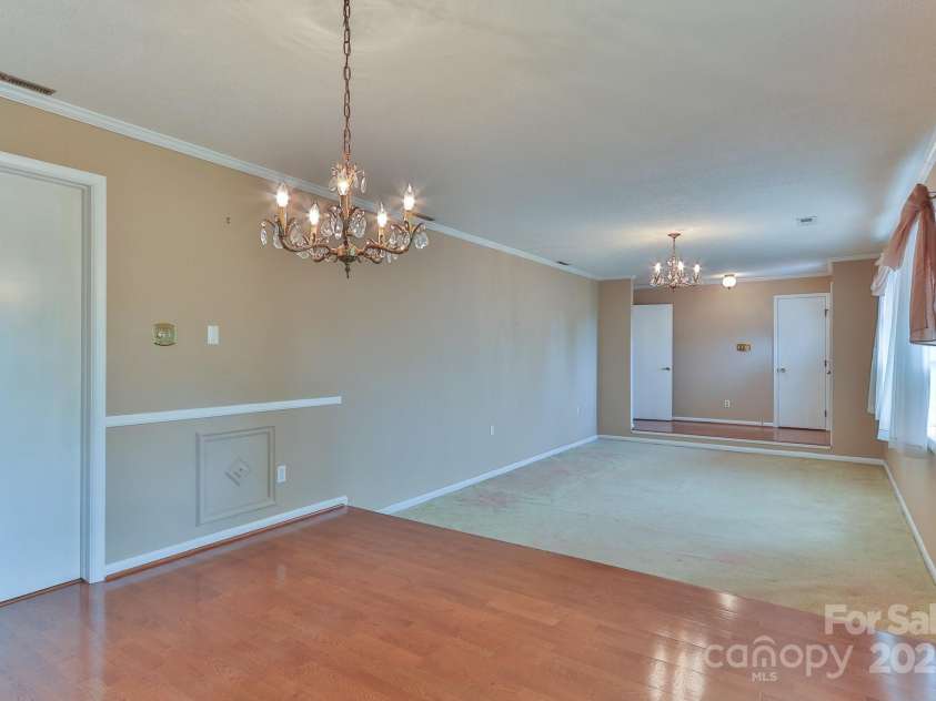 466 Shiloh Church Road, Hickory, NC 28601.  MLS# CAR4260582, YatesRealty ID 20674. 