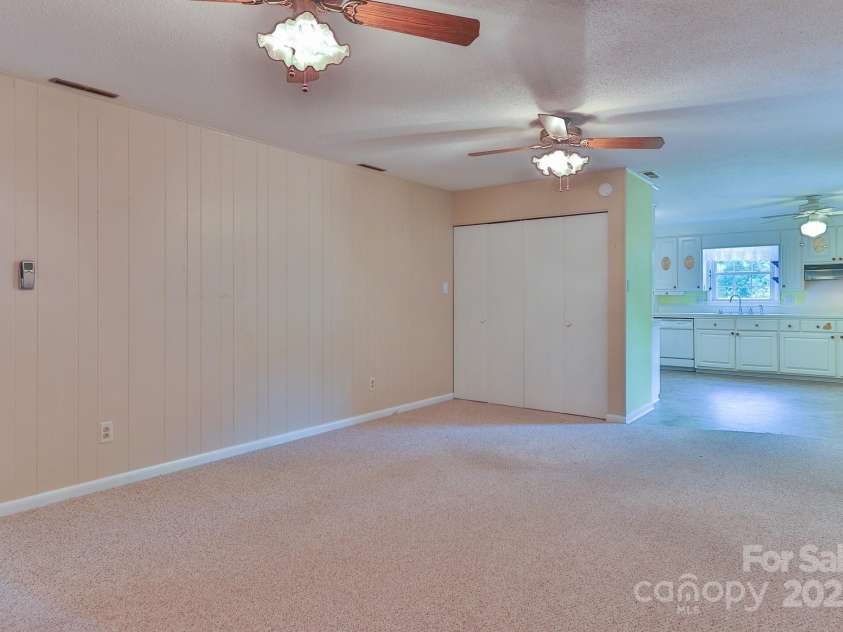 466 Shiloh Church Road, Hickory, NC 28601.  MLS# CAR4260582, YatesRealty ID 20674. 