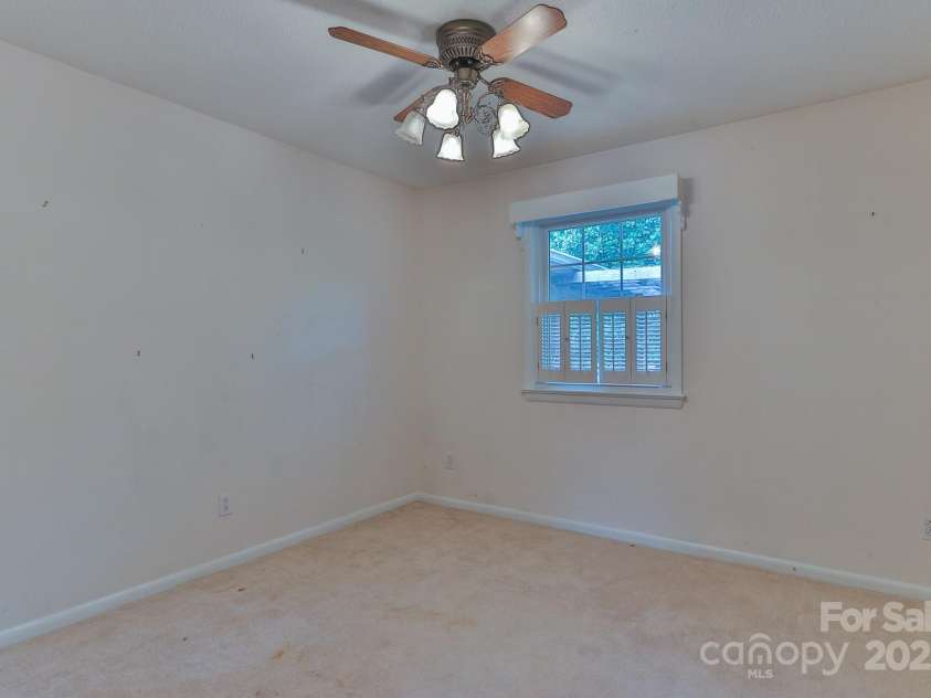 466 Shiloh Church Road, Hickory, NC 28601.  MLS# CAR4260582, YatesRealty ID 20674. 