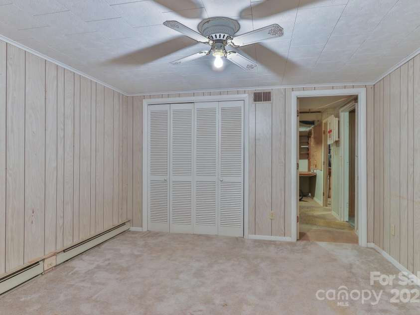 466 Shiloh Church Road, Hickory, NC 28601.  MLS# CAR4260582, YatesRealty ID 20674. 