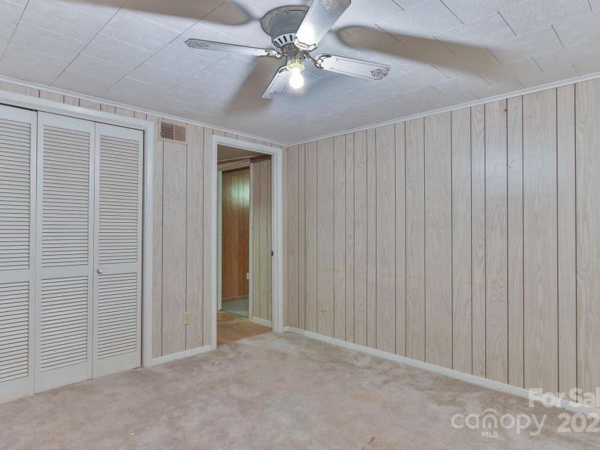 466 Shiloh Church Road, Hickory, NC 28601.  MLS# CAR4260582, YatesRealty ID 20674. 