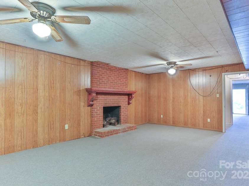 466 Shiloh Church Road, Hickory, NC 28601.  MLS# CAR4260582, YatesRealty ID 20674. 