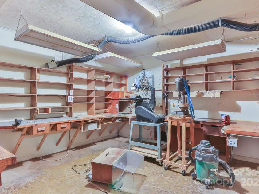 466 Shiloh Church Road, Hickory, NC 28601.  MLS# CAR4260582, YatesRealty ID 20674. 