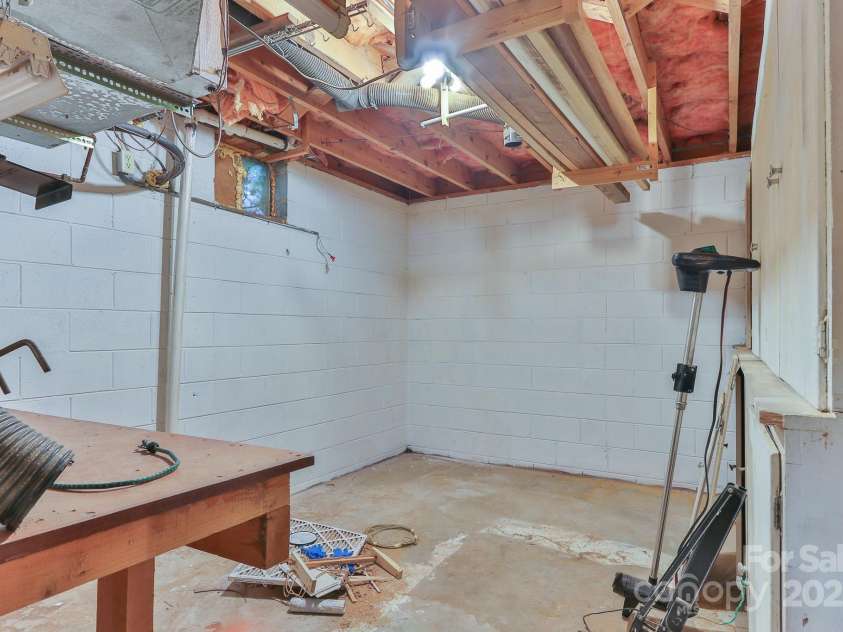 466 Shiloh Church Road, Hickory, NC 28601.  MLS# CAR4260582, YatesRealty ID 20674. 