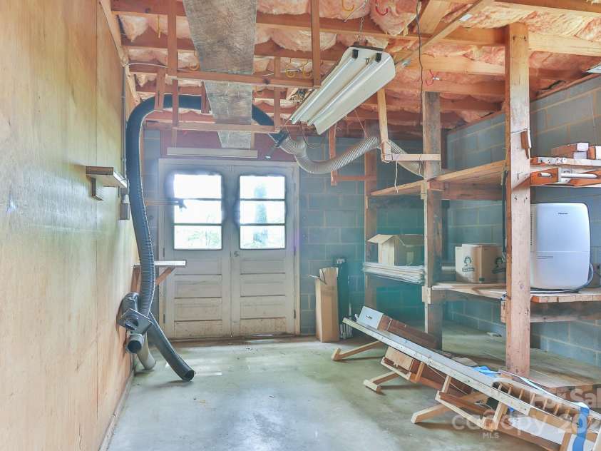 466 Shiloh Church Road, Hickory, NC 28601.  MLS# CAR4260582, YatesRealty ID 20674. 