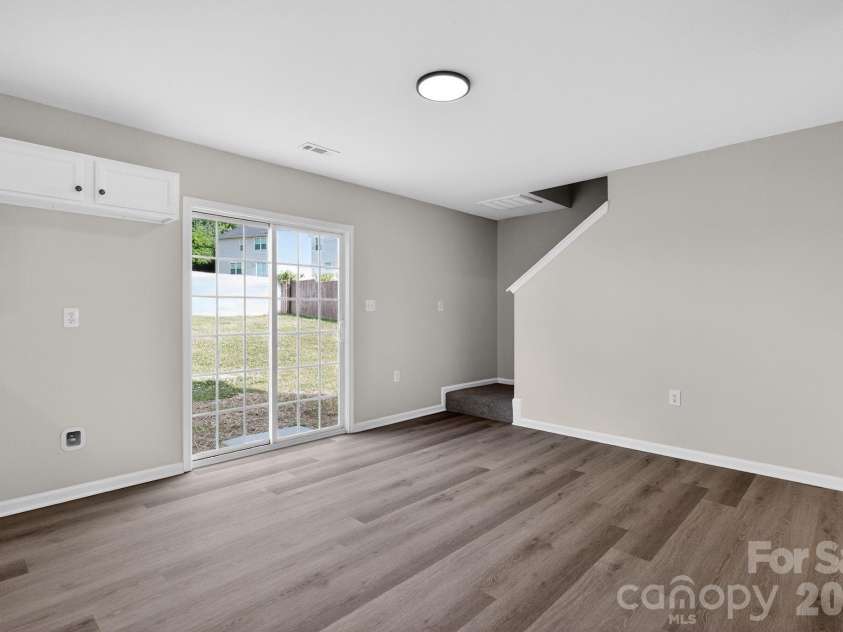 3212 Osceola Lane, Charlotte, NC 28269.  MLS# CAR4378007, YatesRealty ID 20676. 