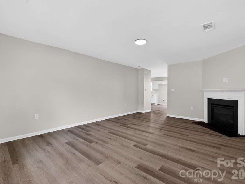 3212 Osceola Lane, Charlotte, NC 28269.  MLS# CAR4378007, YatesRealty ID 20676. 