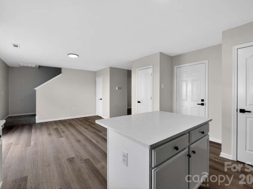 3212 Osceola Lane, Charlotte, NC 28269.  MLS# CAR4378007, YatesRealty ID 20676. 